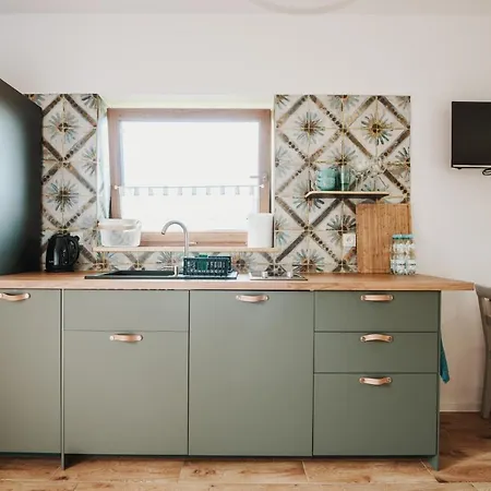 Semesterbostad Rogate Zasan