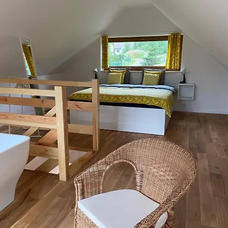 Semesterbostad Rogate Zasan